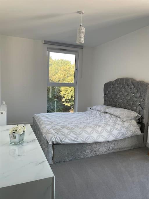 Spacious Apartment In The Heart Of Chelmsford Exterior foto